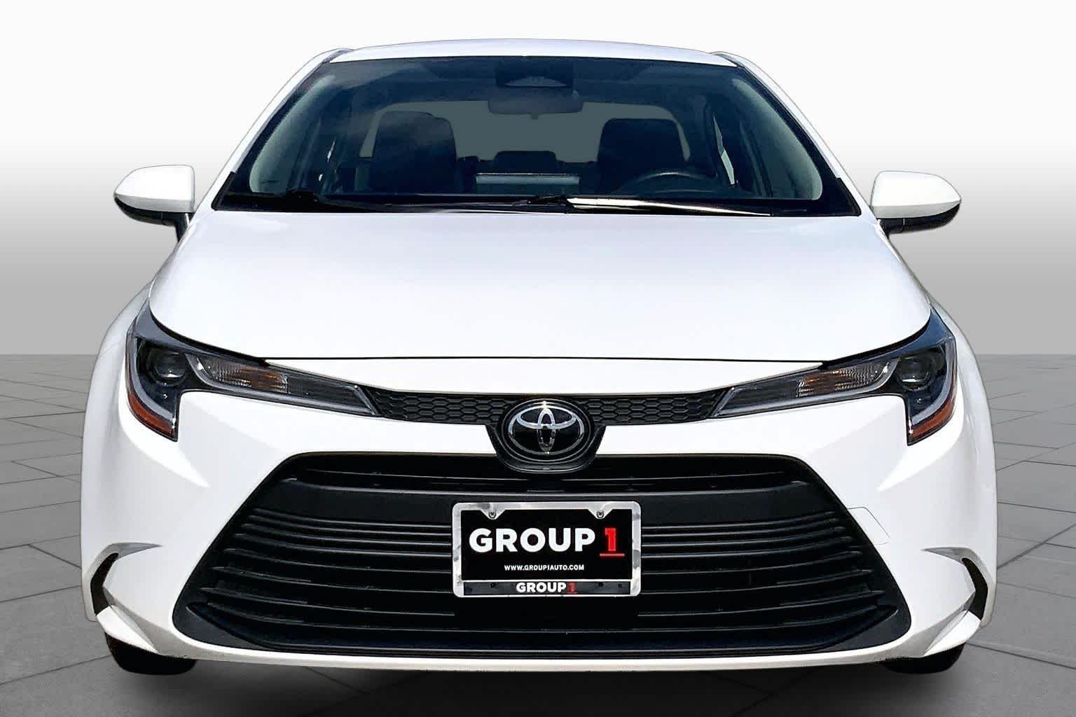 Used 2023 Ice Cap Toyota LE image 4