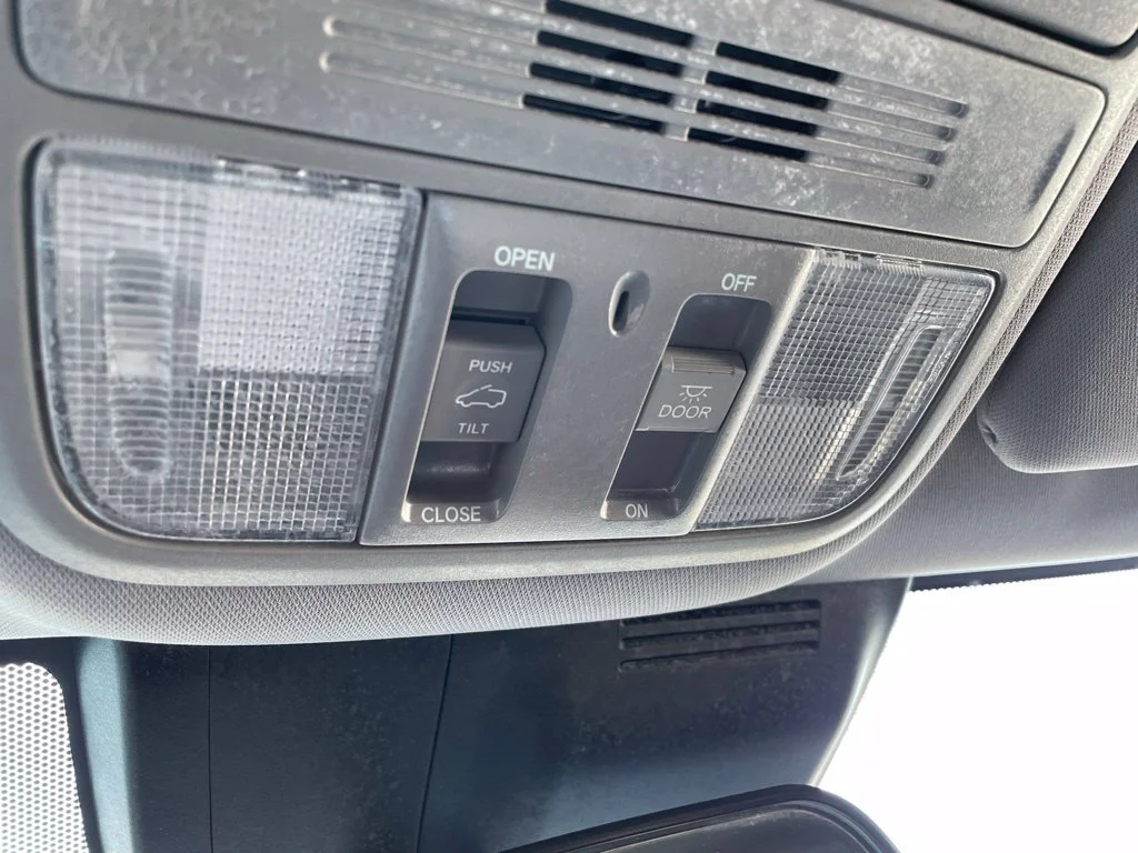 Used 2021 White Honda EX image 26