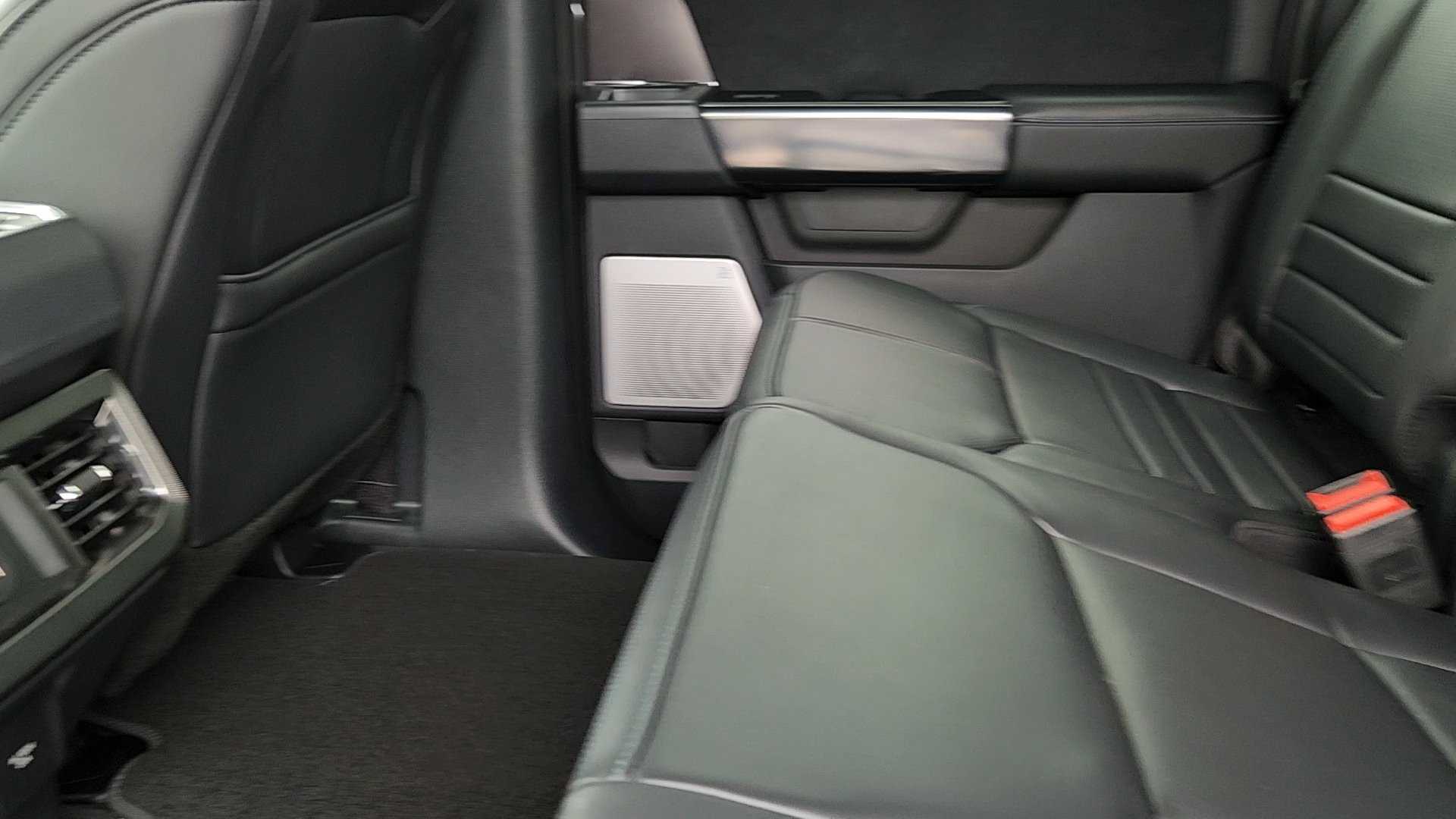New 2026 Carbonized Gray Metallic Ford Platinum image 33