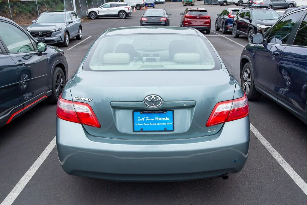 Used 2008 Aloe Green Metallic Toyota LE image 4