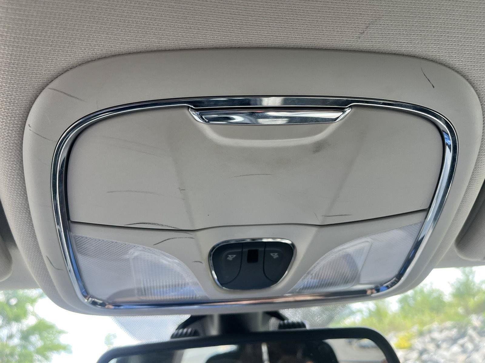 Used 2016 Bright White Clearcoat Jeep Trailhawk image 26