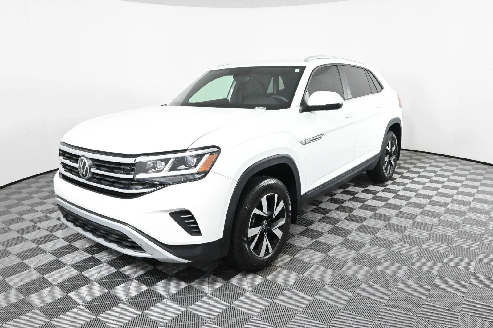Used 2022 Volkswagen Atlas Cross Sport SE with VIN 1V2LC2CA0NC228735 for sale in Kennesaw, GA