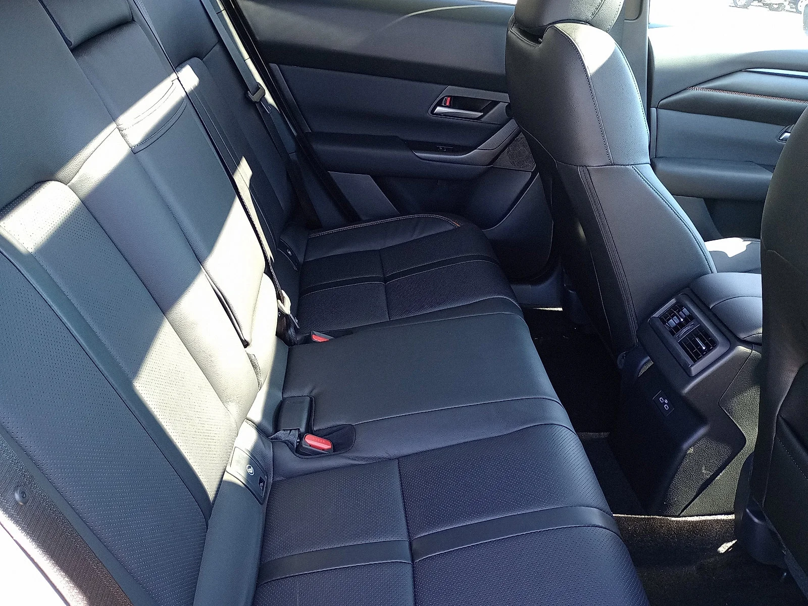 2026 Mazda CX-50 Premium - Photo 8