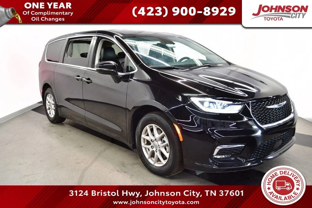 Used 2024 Black Chrysler Touring L image 1