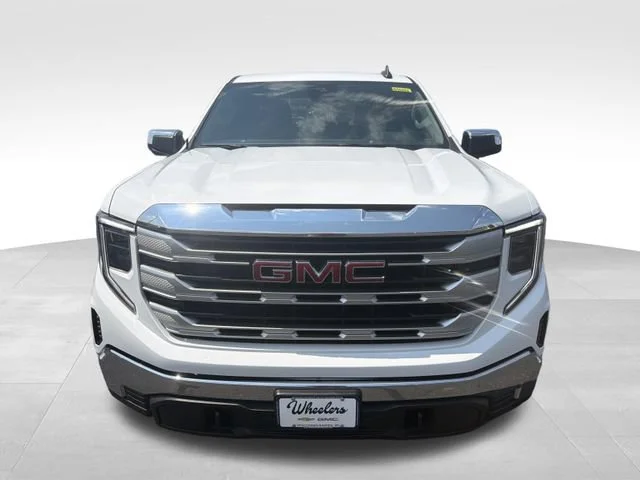 Used 2023 Summit White GMC SLE image 9
