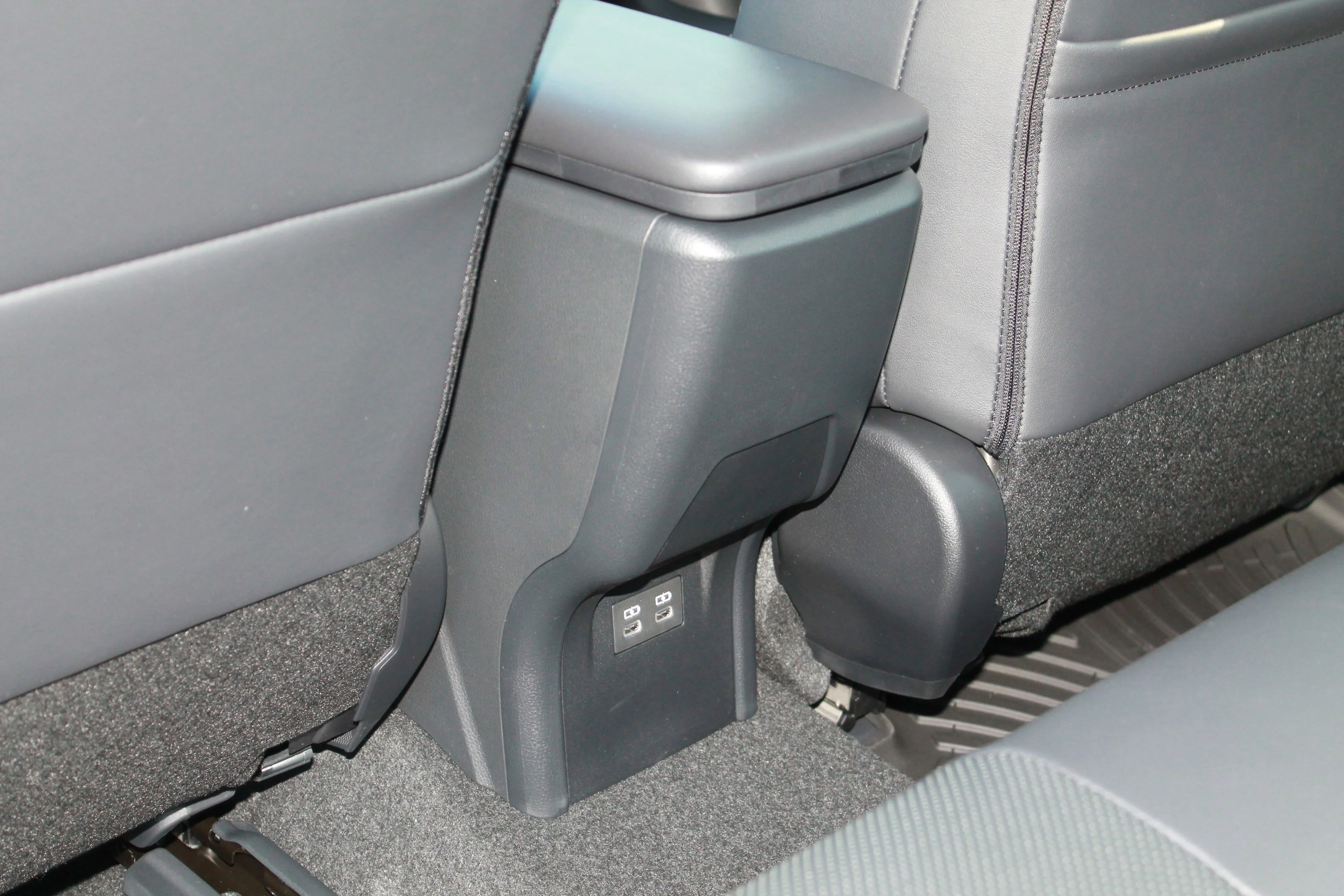 2026 Toyota Prius Nightshade - Photo 26