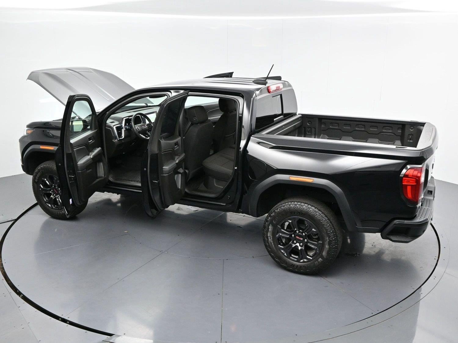 Used 2025 Onyx Black GMC Elevation image 39