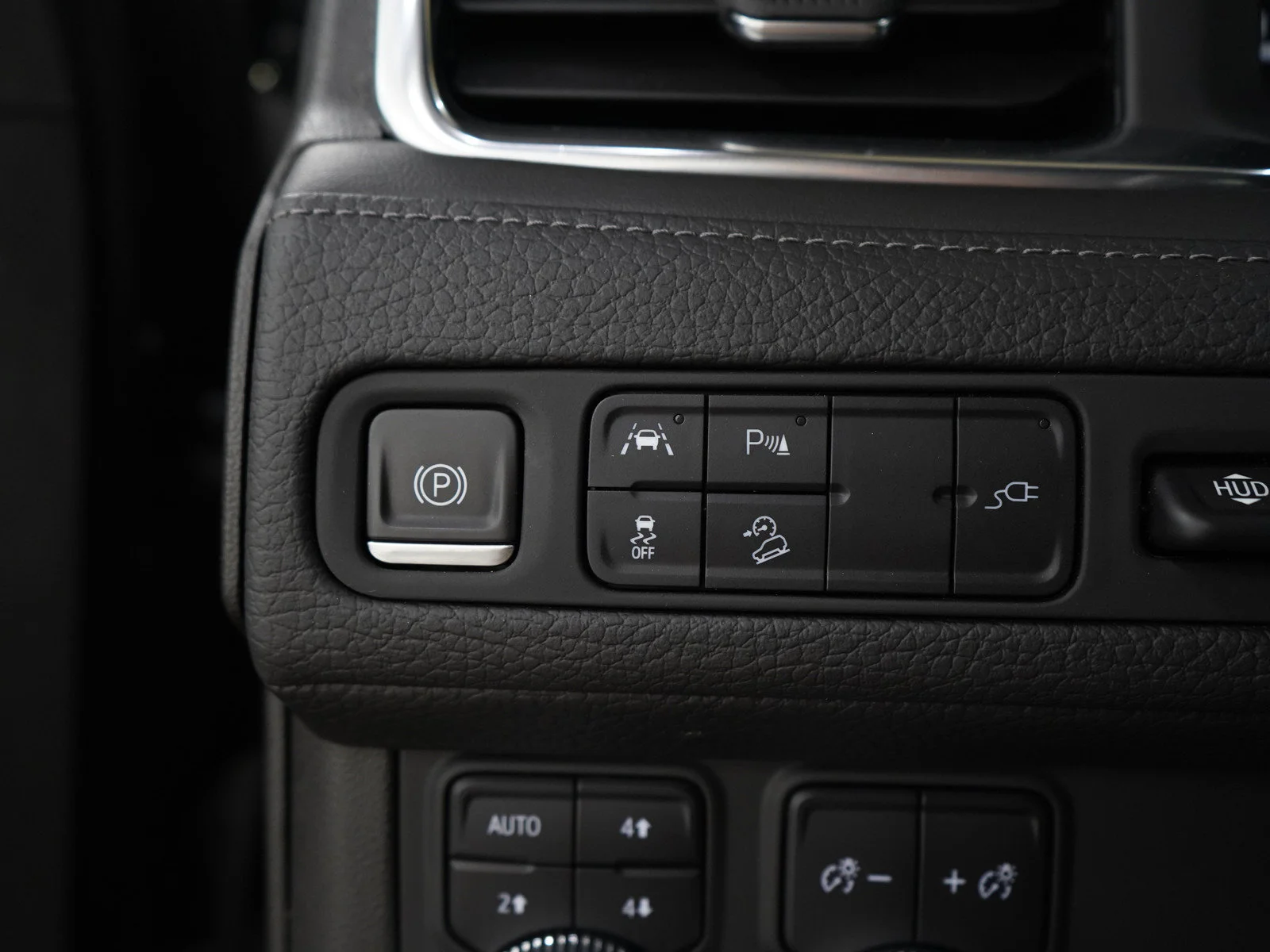 Used 2021 Black GMC Denali image 28