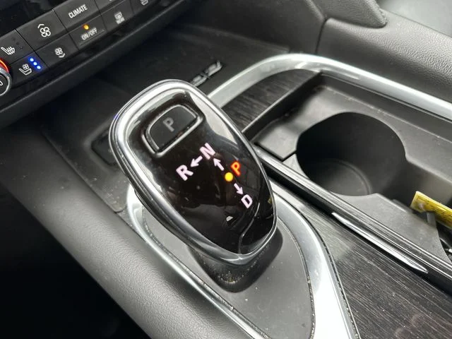 Used 2020 Gold Buick Avenir image 24