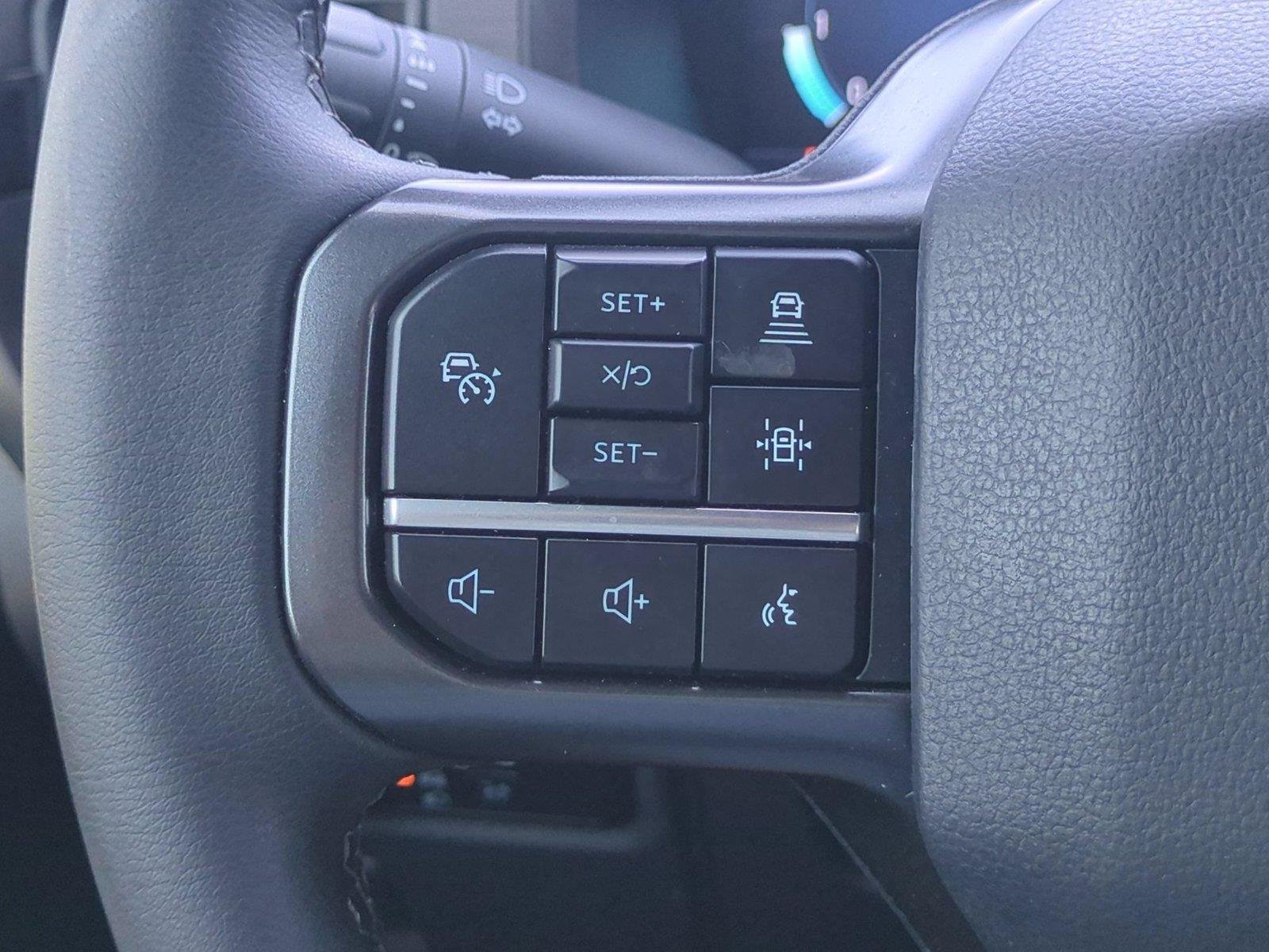 Used 2024 Oxford White Ford XLT image 19