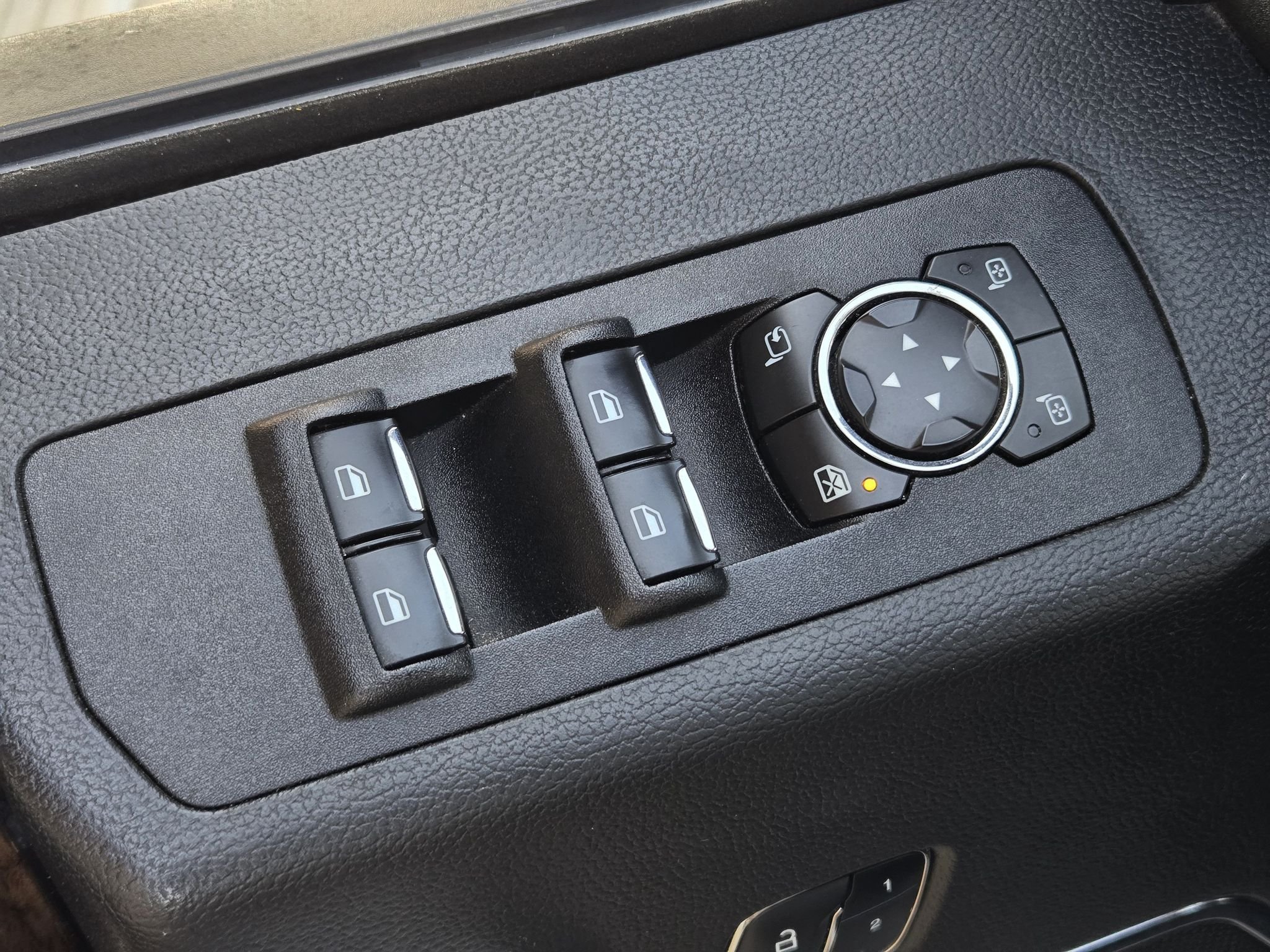 Used 2020 Oxford White Ford LARIAT image 23