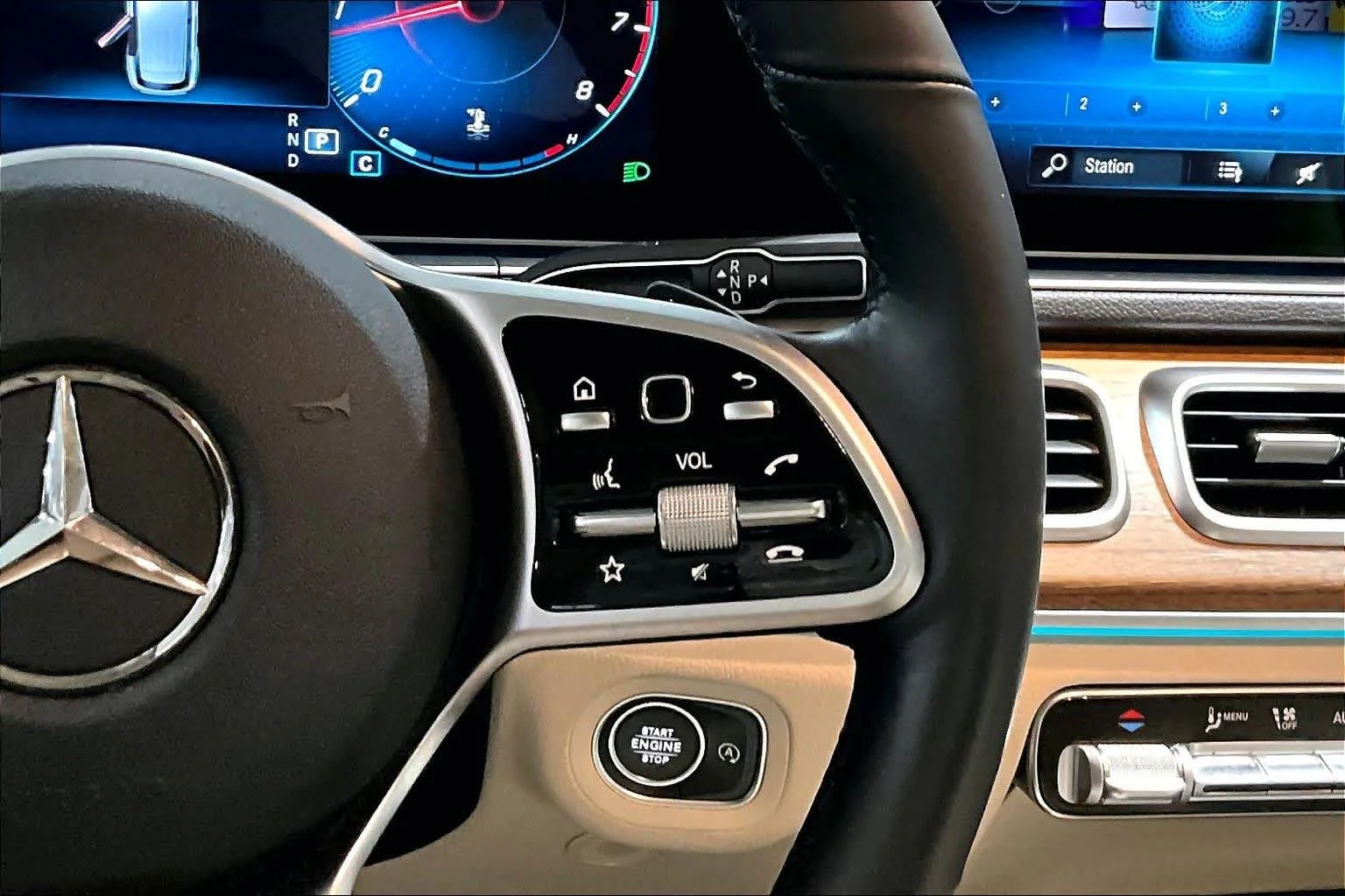 Used 2022 Lunar Blue Metallic Mercedes-Benz GLE 350 image 25