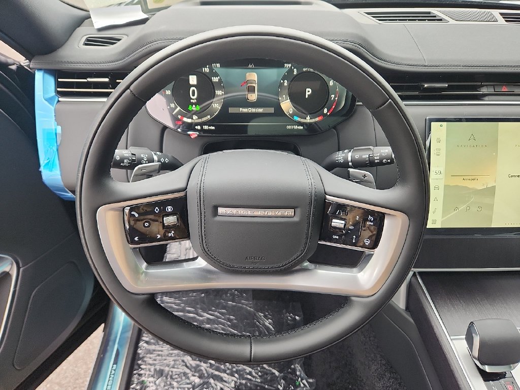New 2027 Santorini Black Land Rover SE image 9