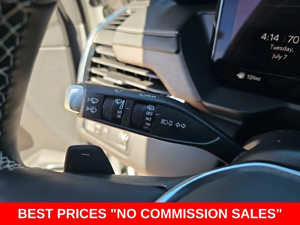 Used 2024 White Frost Tricoat GMC Denali image 28
