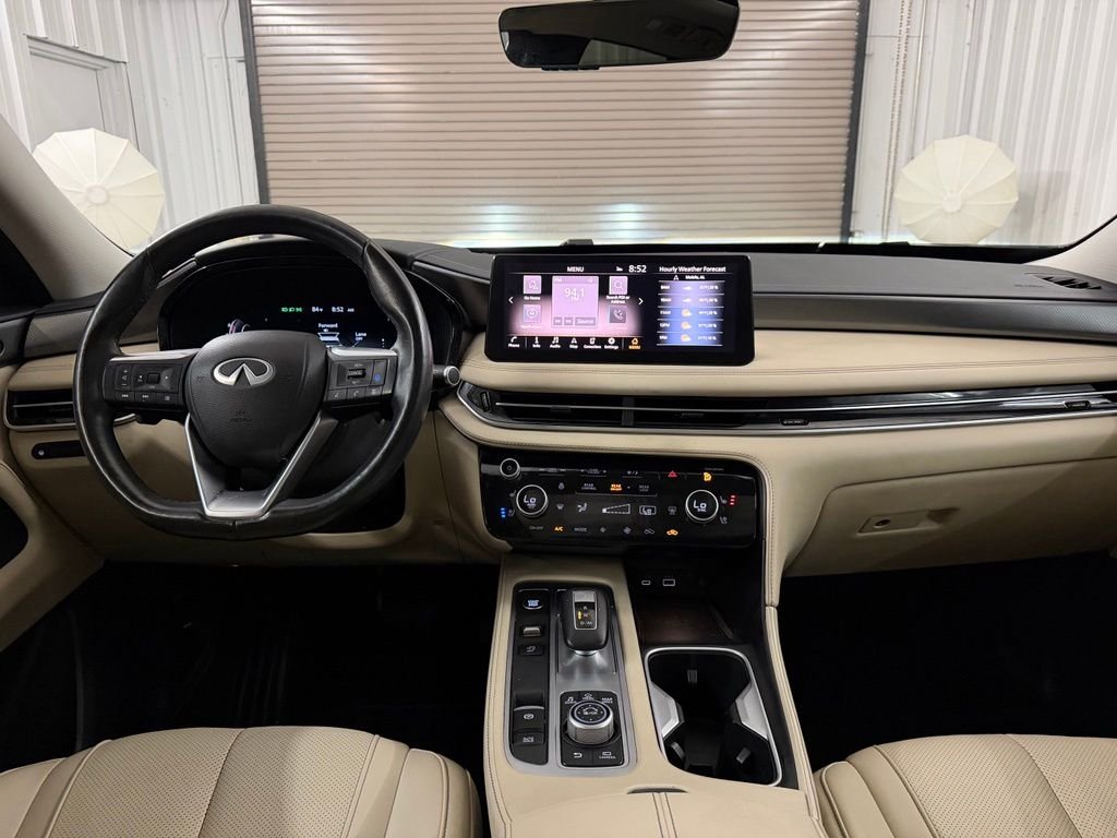Used 2024 Gray INFINITI LUXE image 25