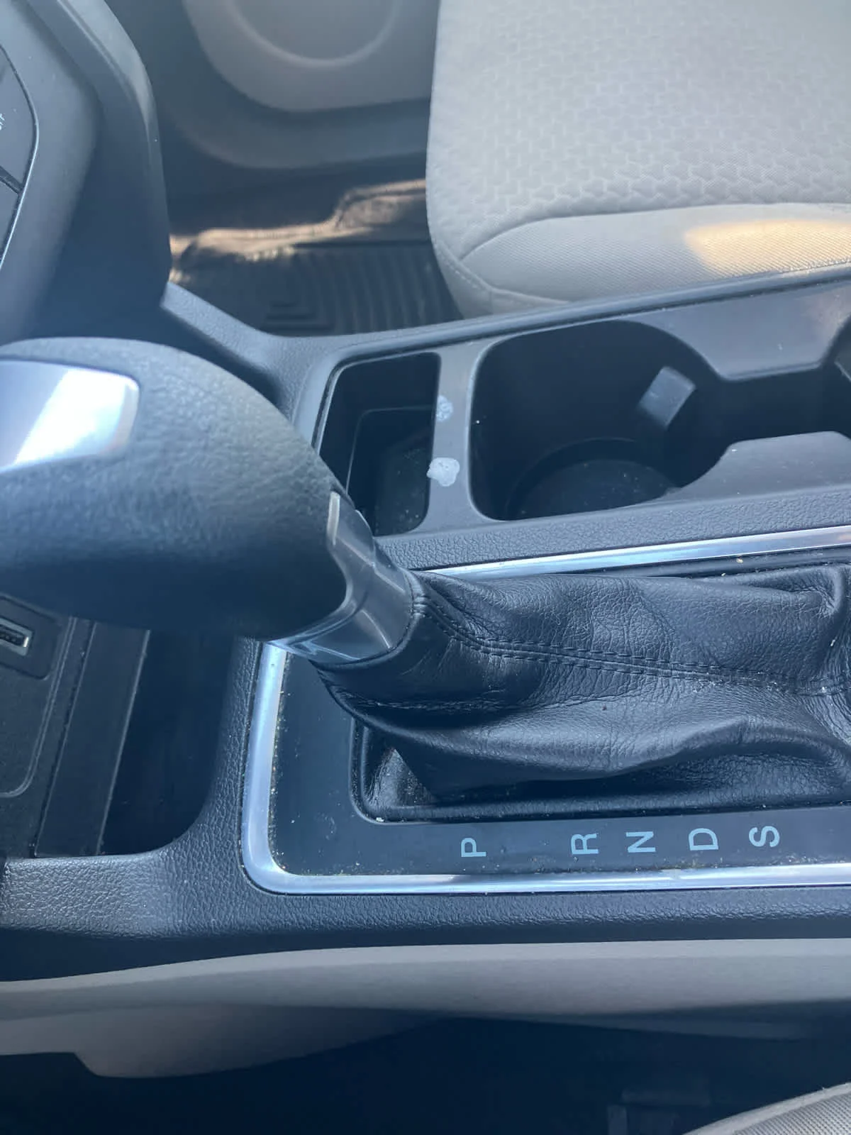 Used 2017 Magnetic Metallic Ford SE image 25