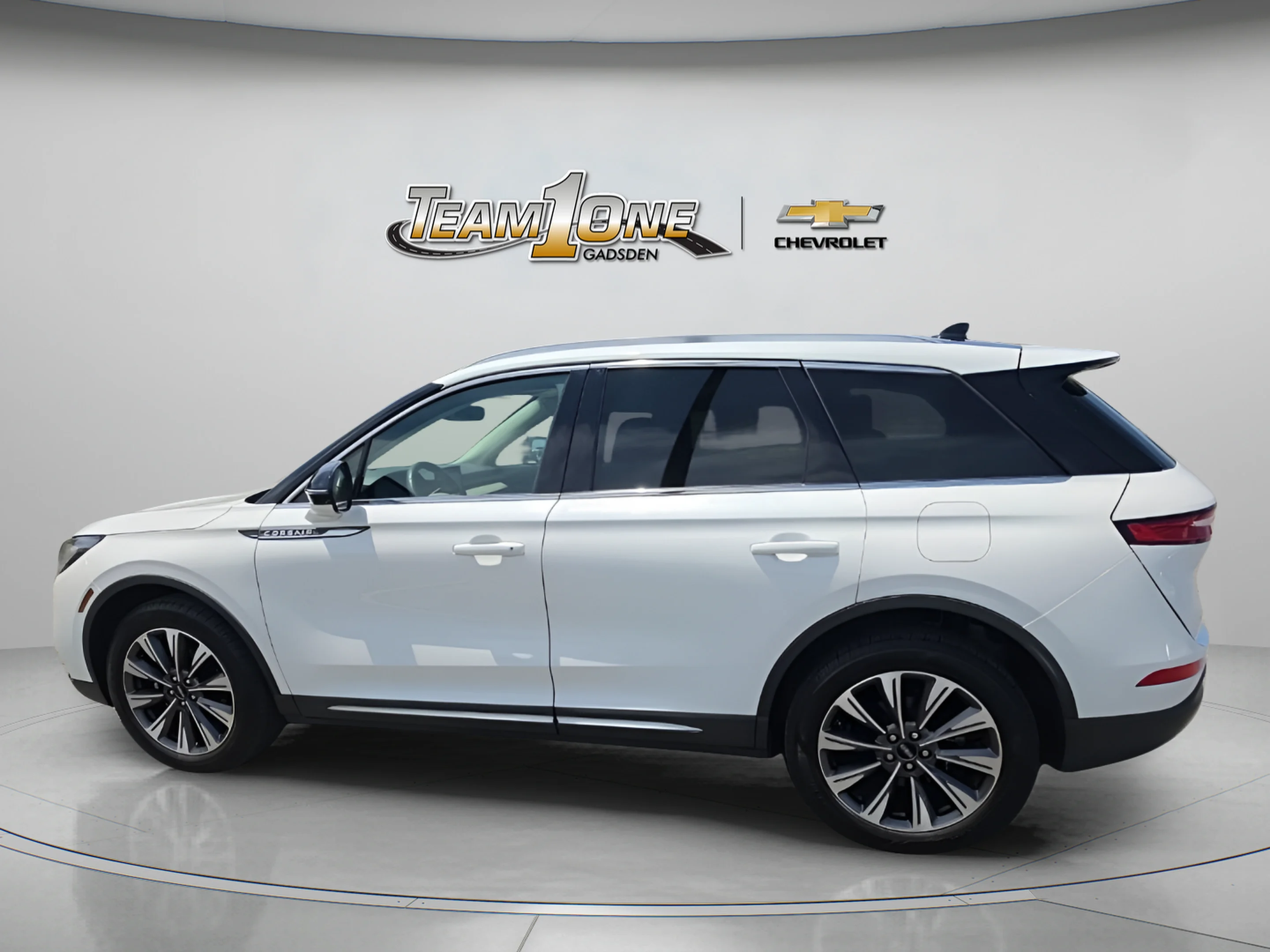 Used 2020 White Lincoln Reserve image 4