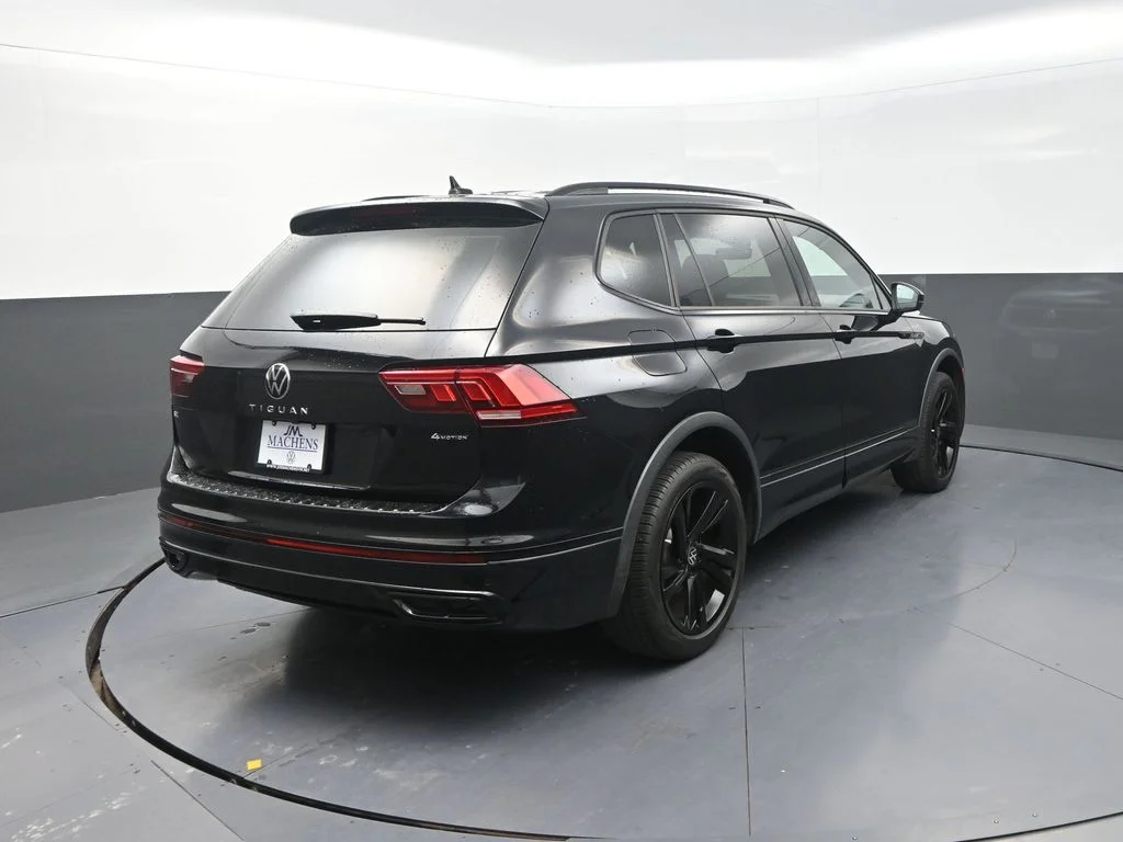 Used 2024 Black Volkswagen 2.0T SE R-Line Black image 10