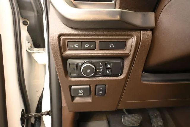 Used 2022 White Ford King Ranch image 26