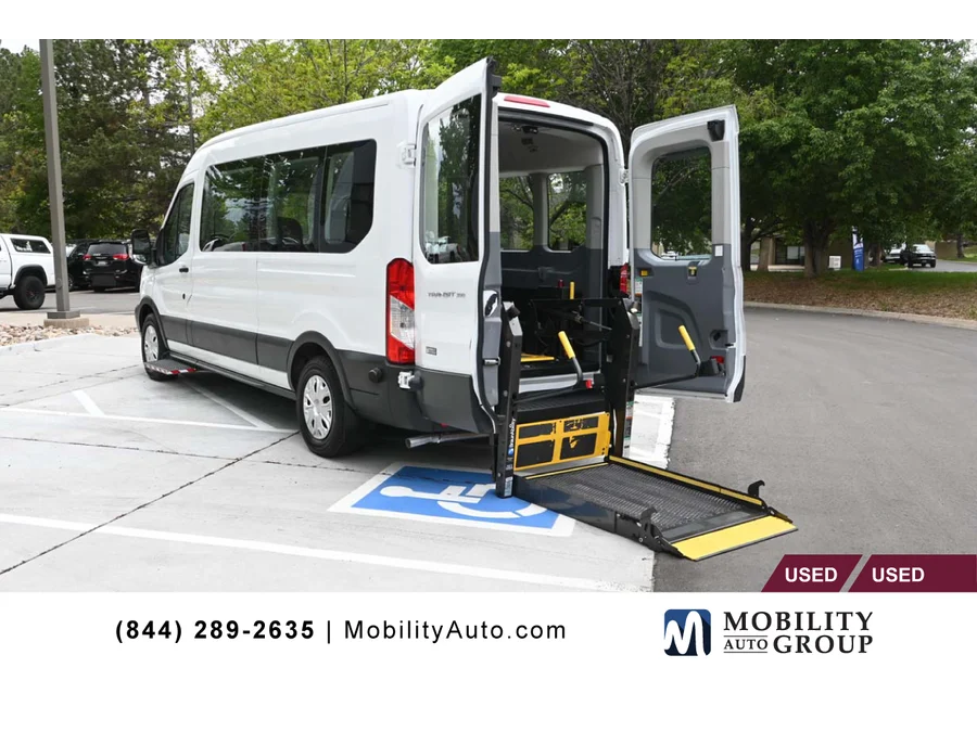 2017 Ford Transit's photo