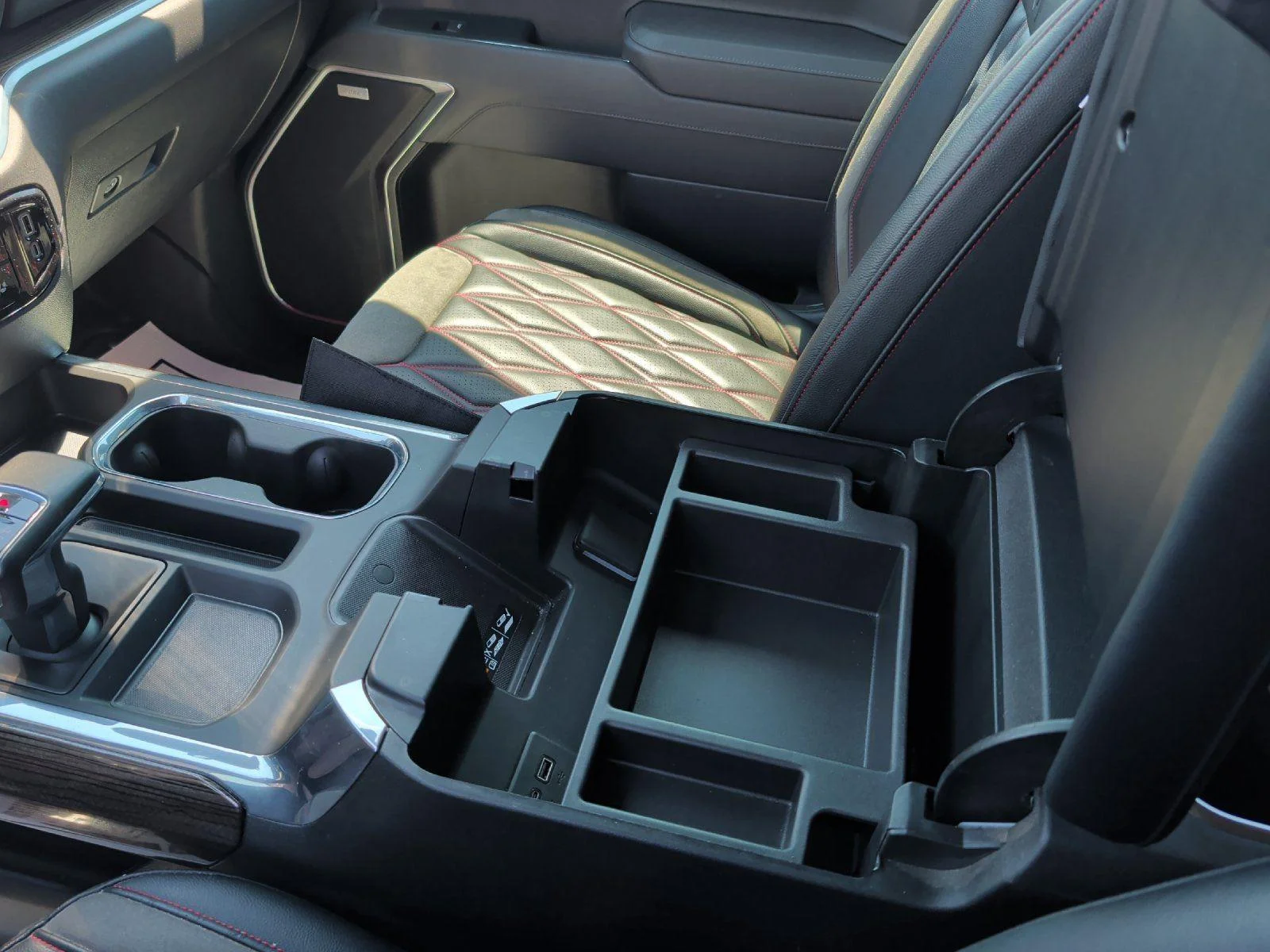 Used 2025 Slate Gray Metallic Chevrolet RST image 29