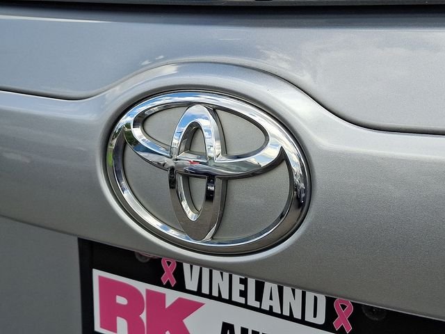 Used 2017 Silver Toyota XLE image 30