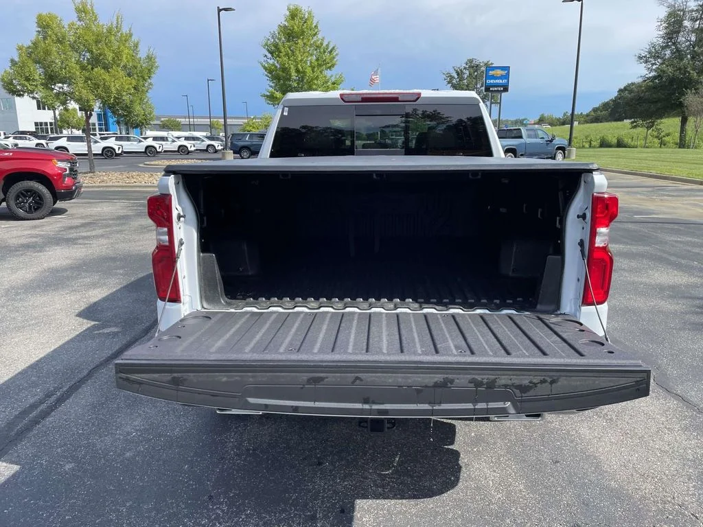 Certified Used 2026 Polar White Tricoat Chevrolet LTZ image 12