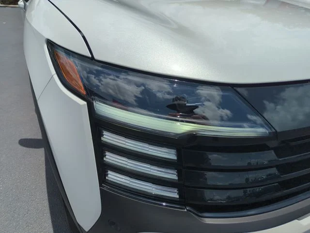 Used 2025 White Nissan SR image 17