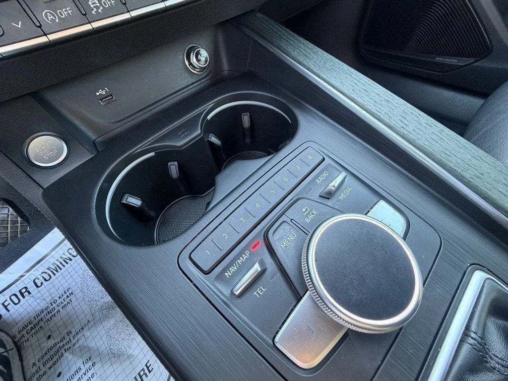 Used 2019 Navarra Blue Metallic Audi  image 20
