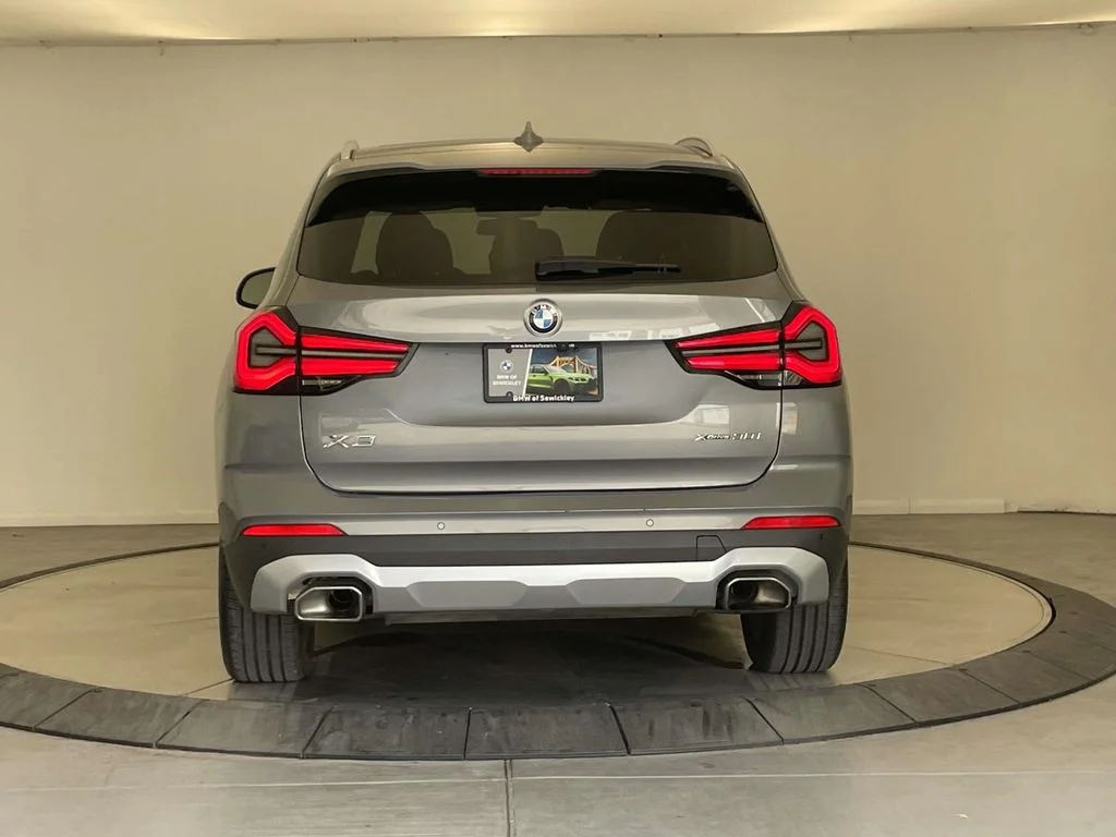 Used 2023 Gray BMW xDrive30i image 4