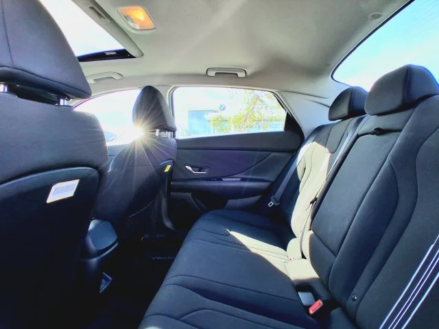 Used 2025  Hyundai SEL Convenience image 25