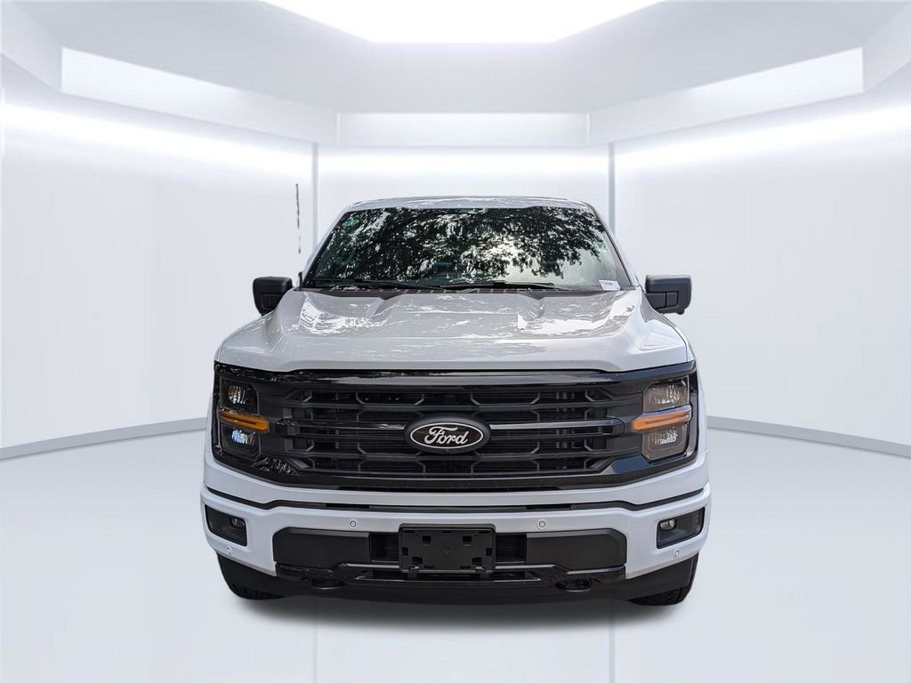 New 2026 Oxford White Ford XLT image 11