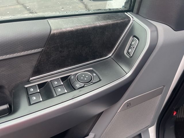 2025 Ford F-150 Lightning Flash - Photo 28