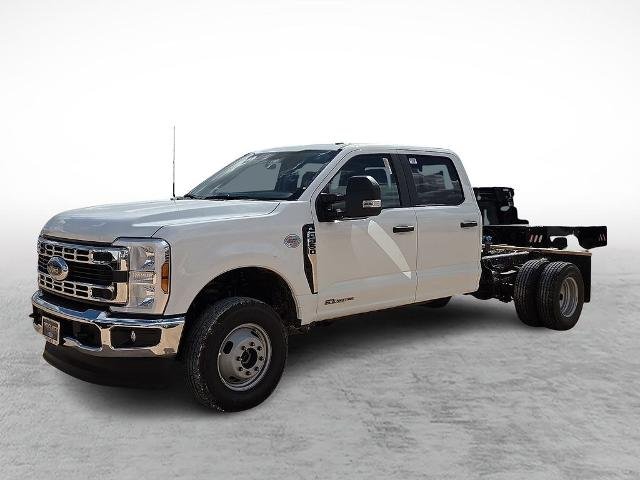 New 2026 Oxford White Ford F-350® XL image 32