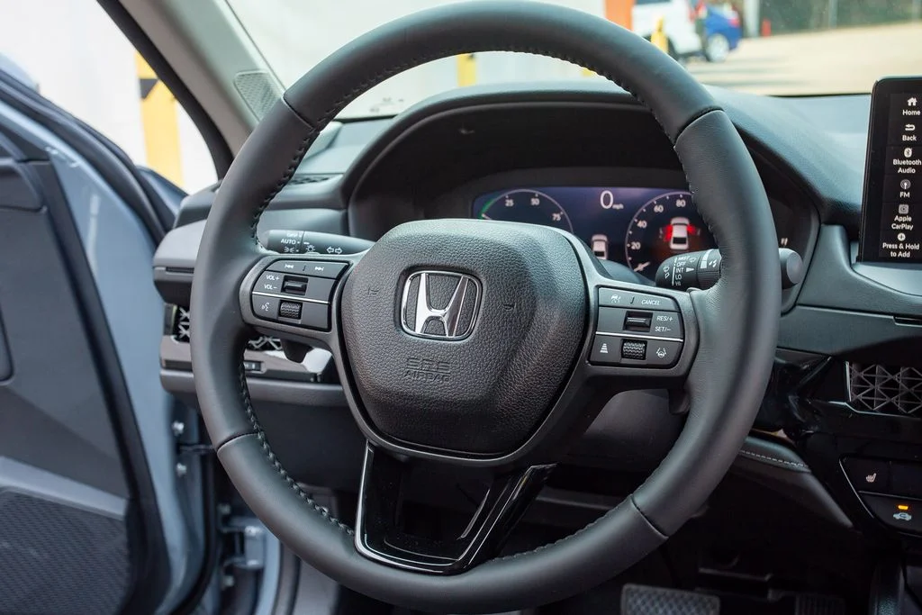 New 2026 Urban Gray Pearl Honda EX-L image 17