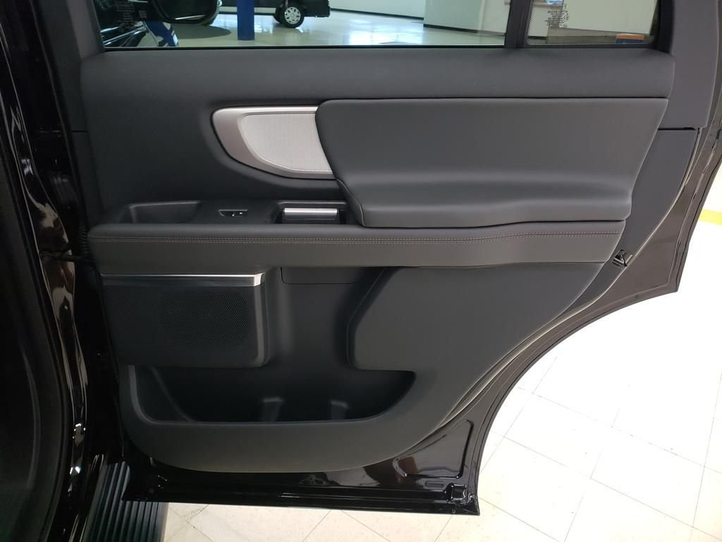 2025 Ford Expedition Active - Photo 15