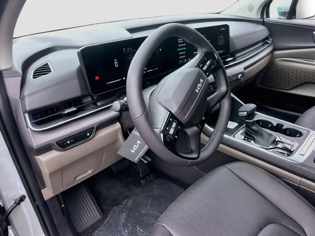 New 2027 Ivory Silver Kia EX image 9