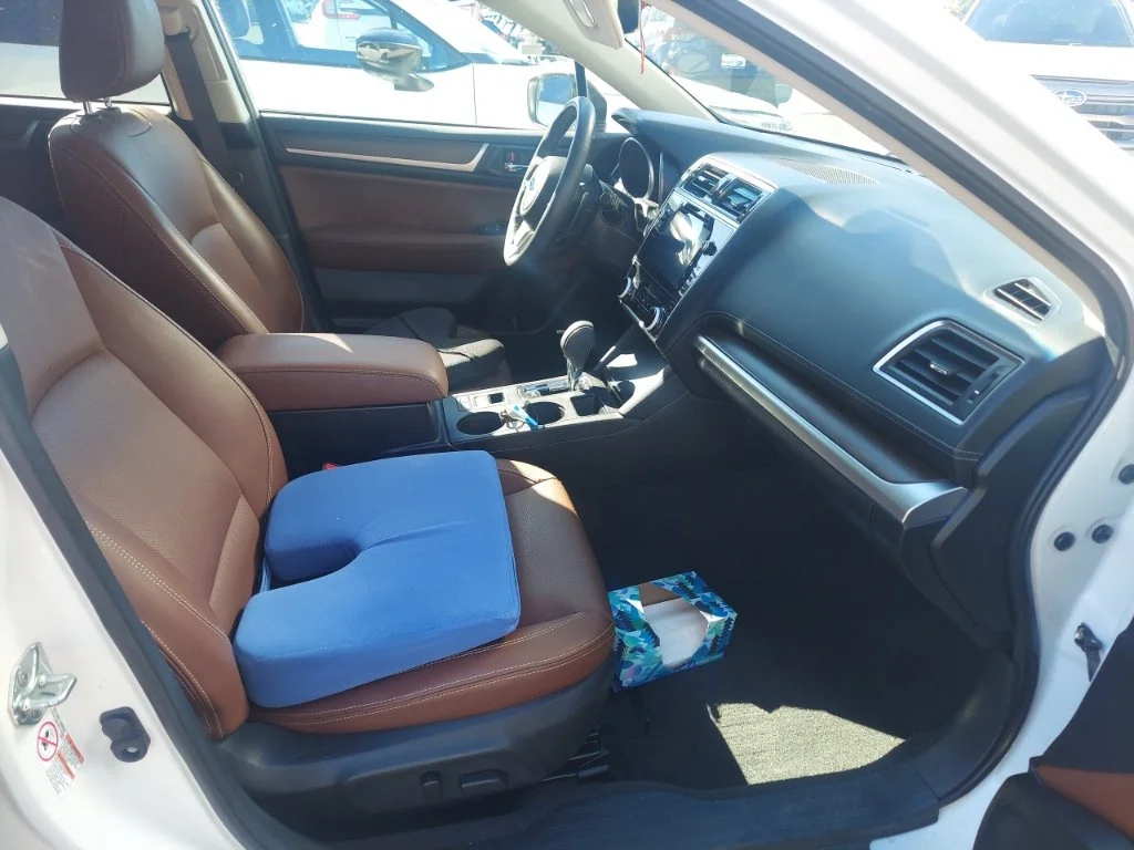 Used 2019 White Subaru 2.5i image 8
