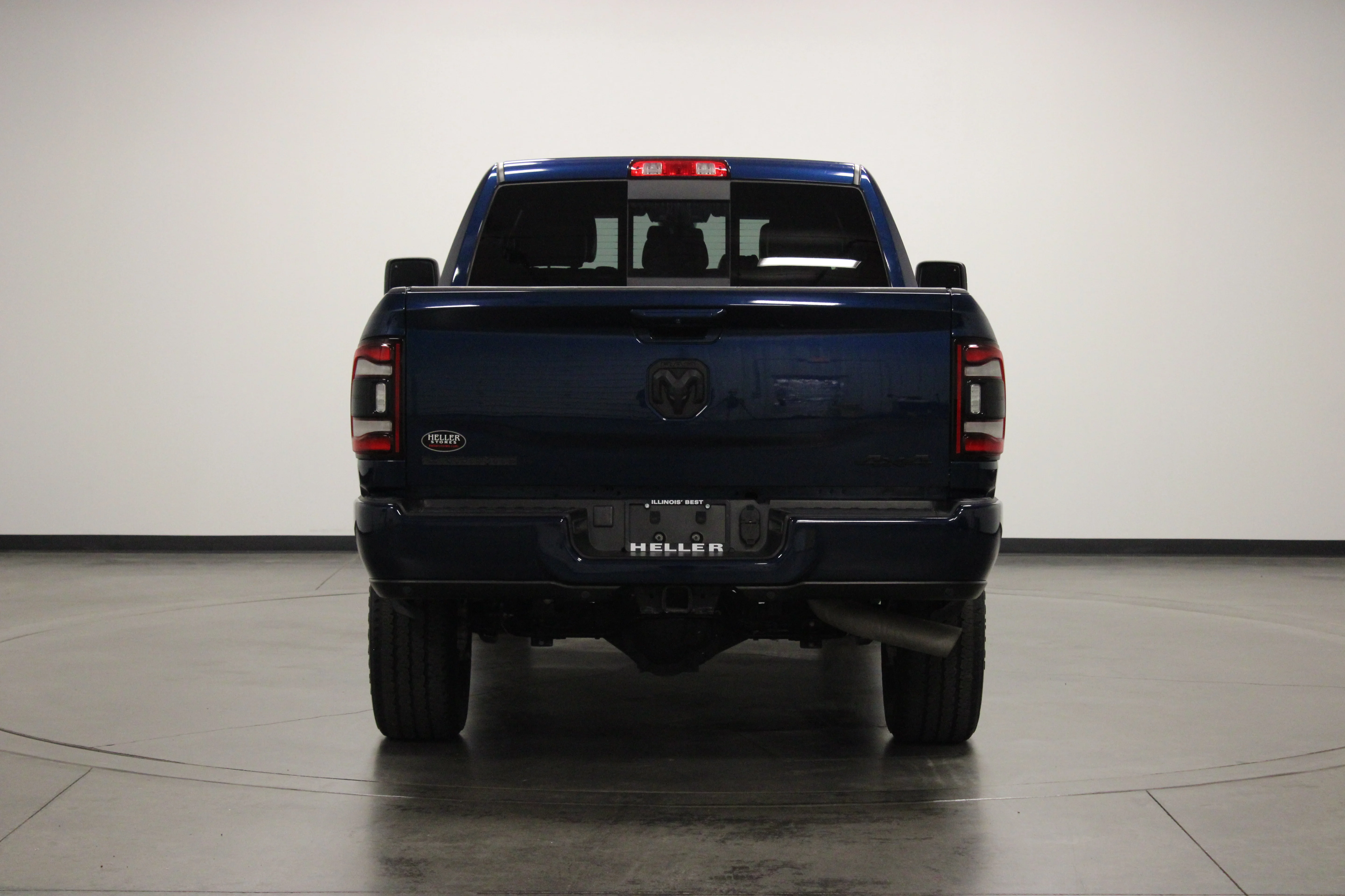Used 2023 Patriot Blue Pearlcoat Ram Laramie image 7