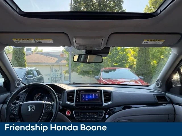 Used 2017 Blue Honda Touring image 47