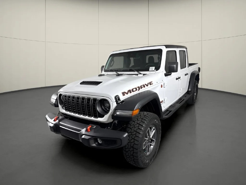 Used 2025 White Jeep Mojave 4x4 image 4