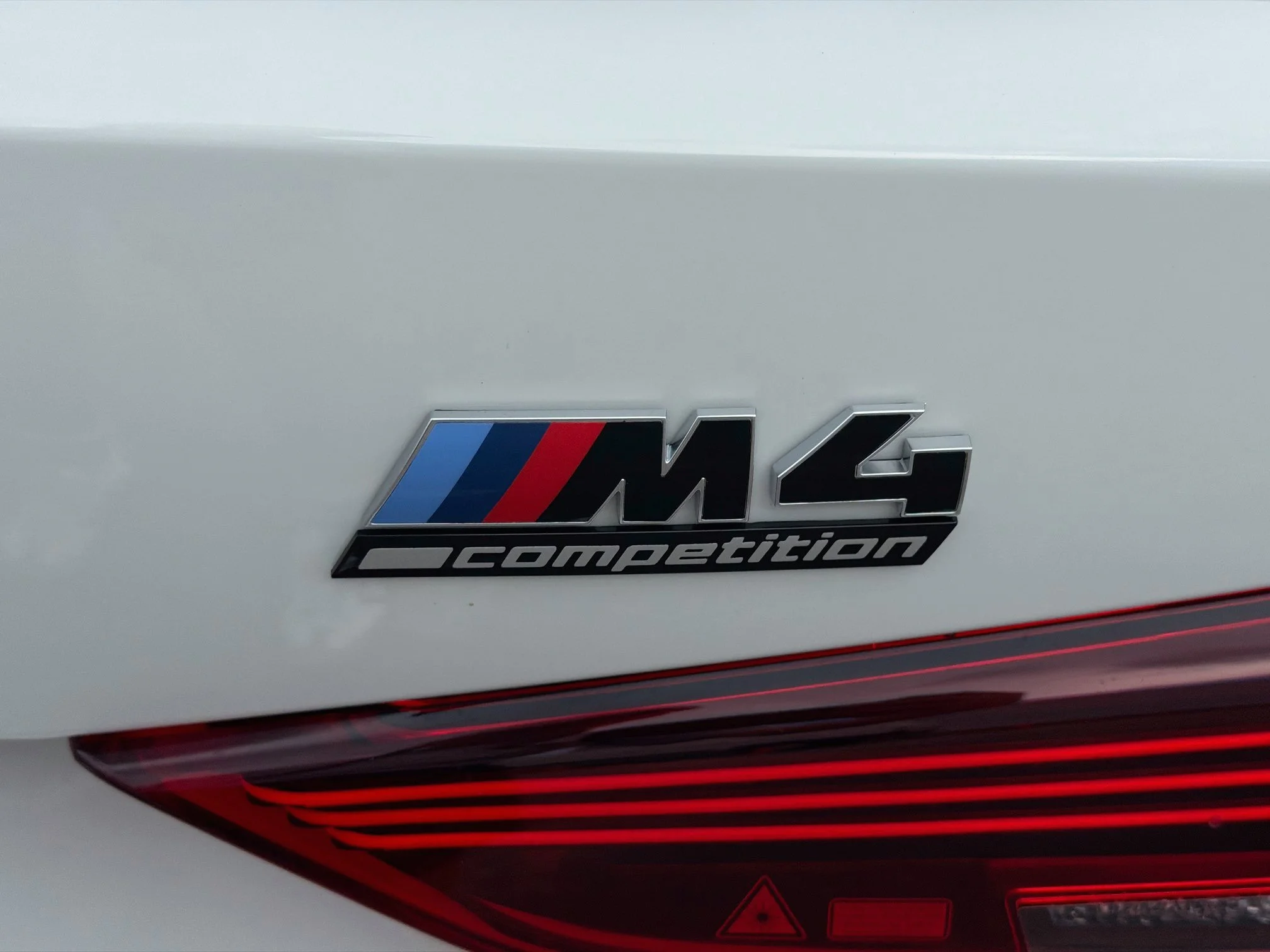New 2027 Alpine White BMW Competition xDrive image 11