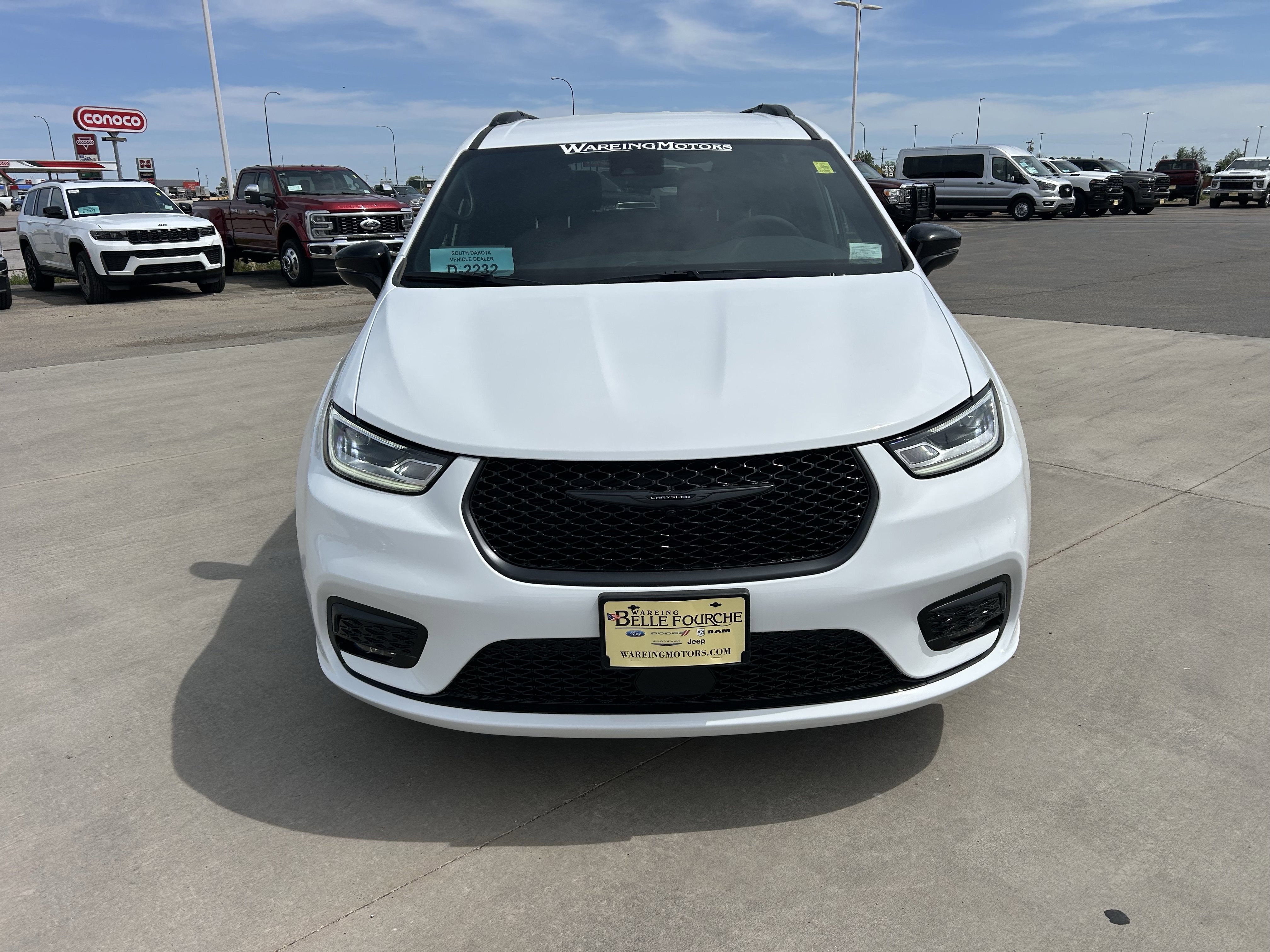 New 2026 Bright White Clearcoat Chrysler Select image 2