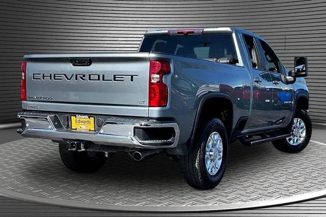 Used 2025 Gray Chevrolet LT image 6