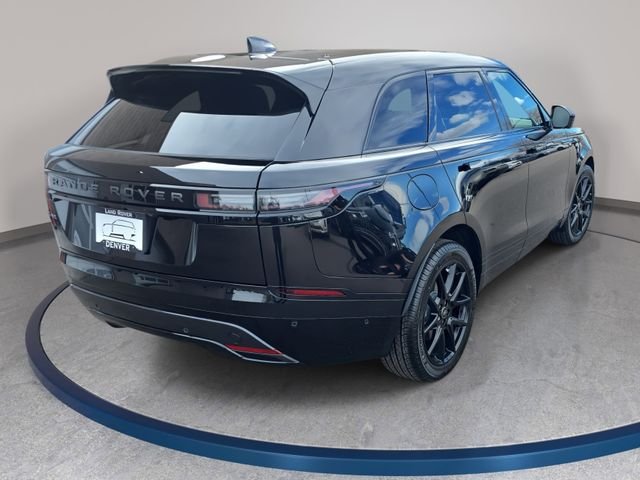 New 2026 Santorini Black Land Rover Dynamic SE image 5
