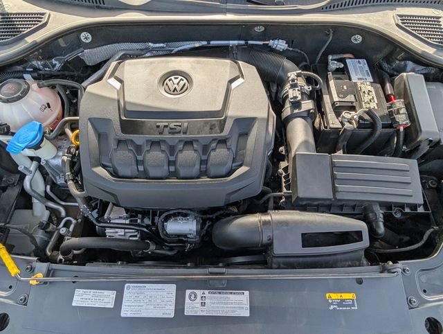 Used 2020  Volkswagen 2.0T R-Line image 32