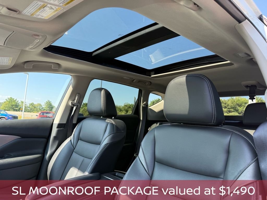 Used 2023 Pearl White Nissan SL image 3