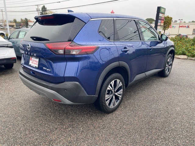 Used 2021 Caspian Blue Metallic Nissan SV image 3