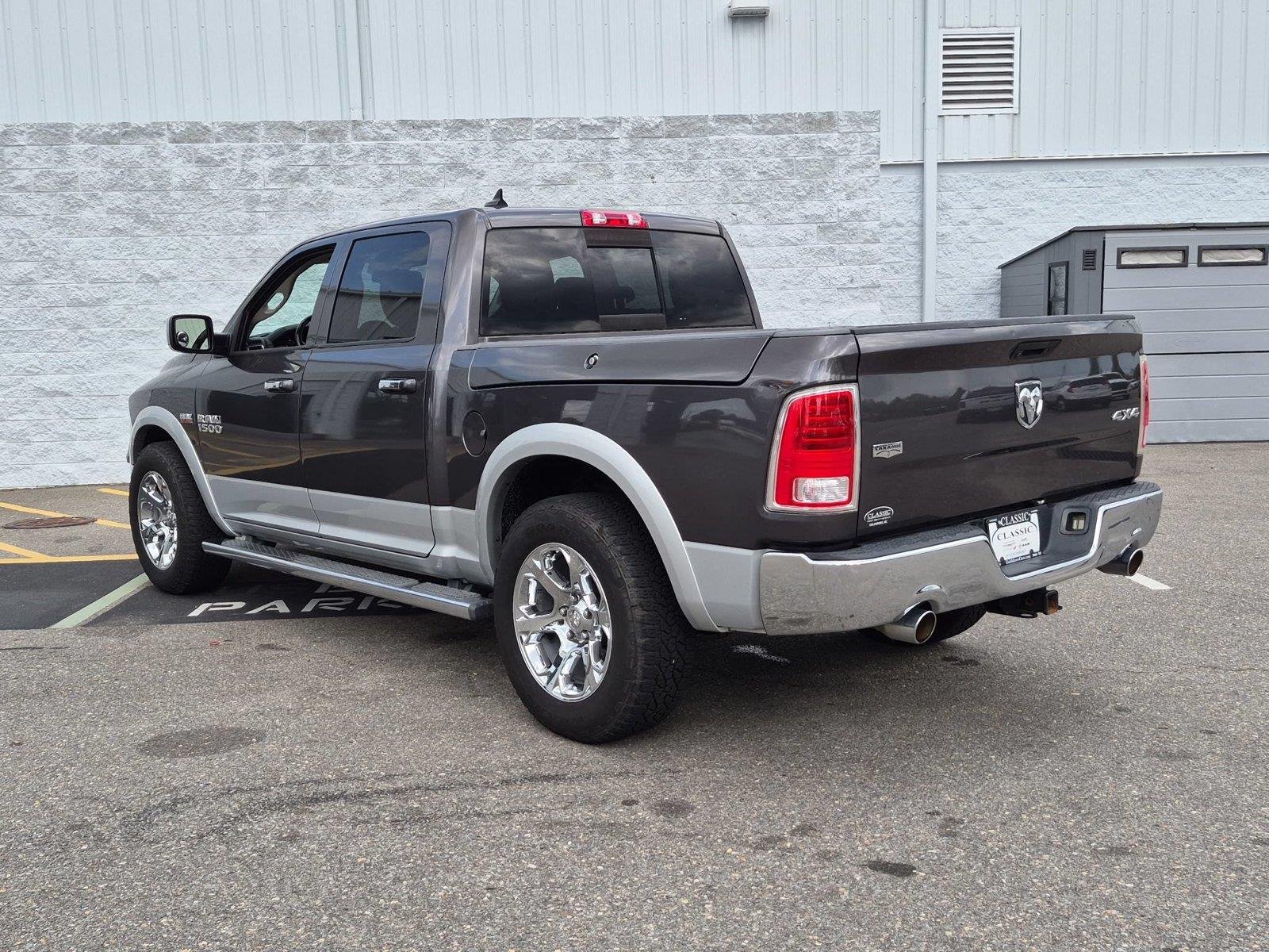 Used 2015  RAM TRUCK LARAM image 3
