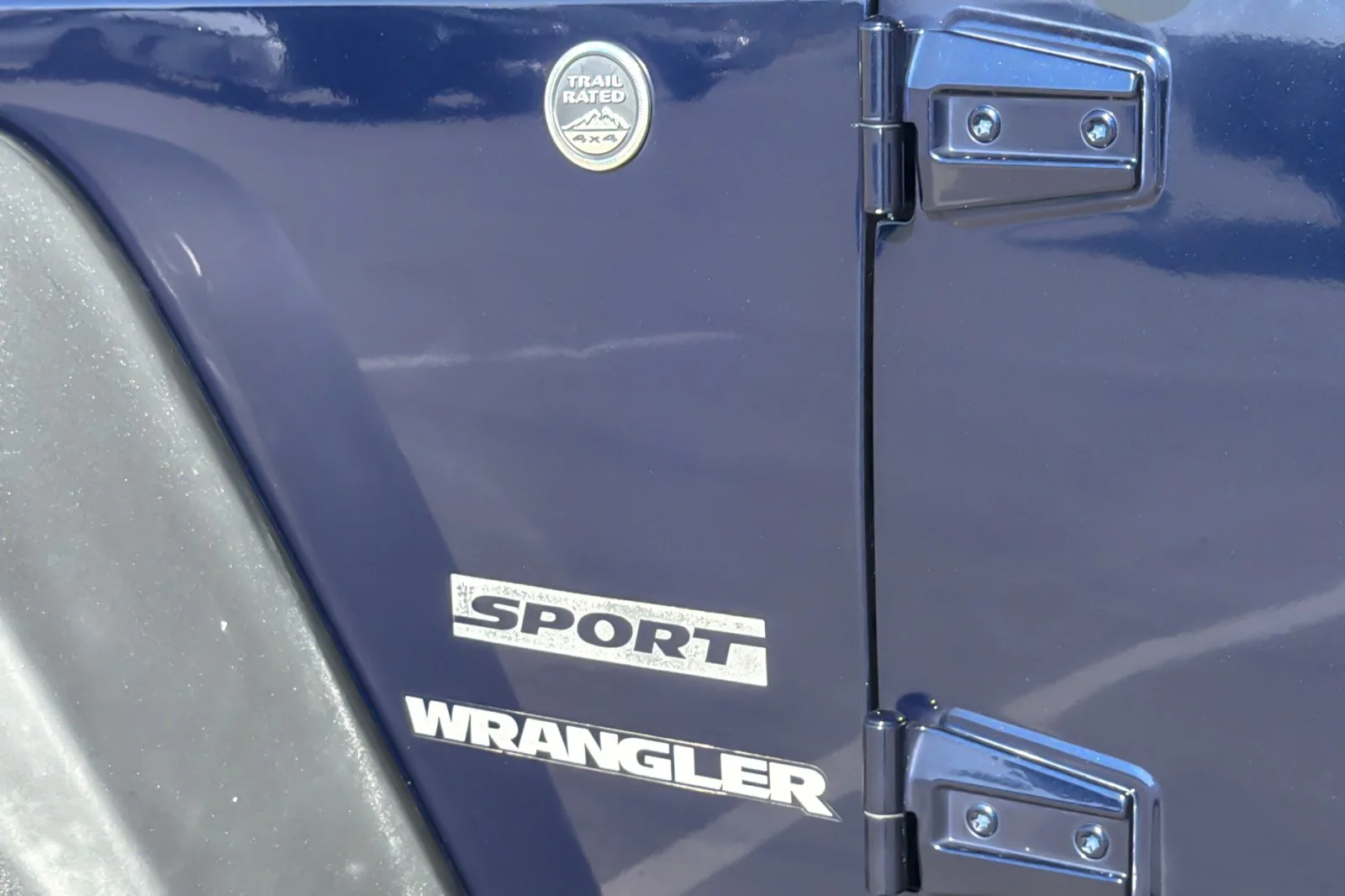 Used 2013 TRUE BLUE PEARLCOAT Jeep Sport image 24